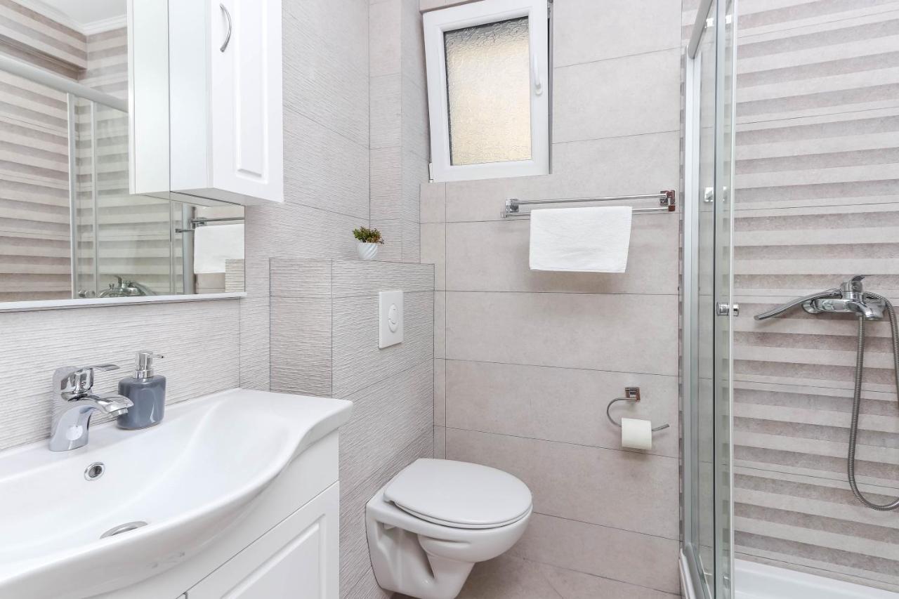 Sea Star Luxury Apartment كوتور المظهر الخارجي الصورة