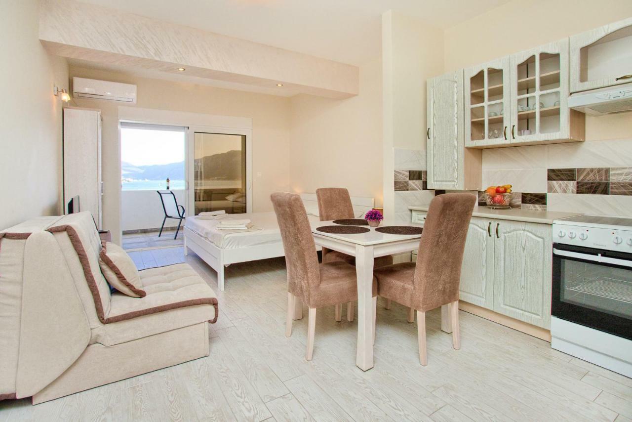 Sea Star Luxury Apartment كوتور المظهر الخارجي الصورة